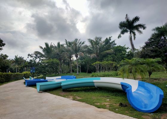 Slide idraulico a spirale su misura a più corsie per parchi acquatici - Produttore certificato SGS