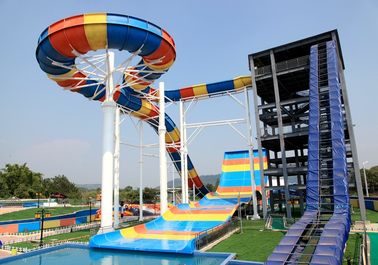 Acquascivolo durevole della vetroresina per divertimento interattivo dell'acqua della famiglia nel parco dell'acqua