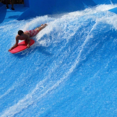 Giro dell'acqua di Flowrider del gioco dell'acqua per l'acquascivolo praticante il surfing pattinante della vetroresina di sport