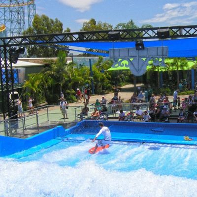 Simulatore di surf Flowrider con 160-240 cavalieri all'ora, motore di surf da 37KW e serbatoio da 150.000 litri