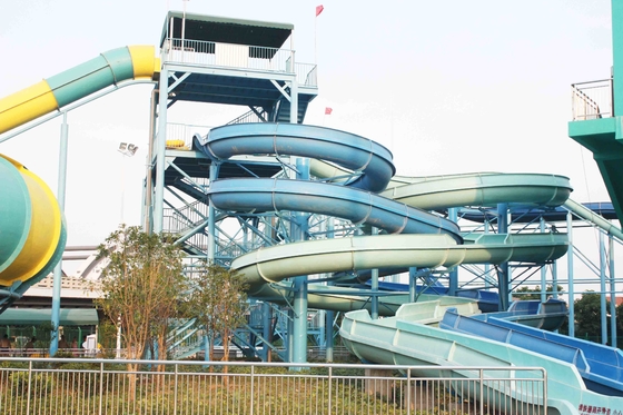 Hotel gigante locale degli acquascivoli su ordinazione del parco dell'acqua per la vacanza