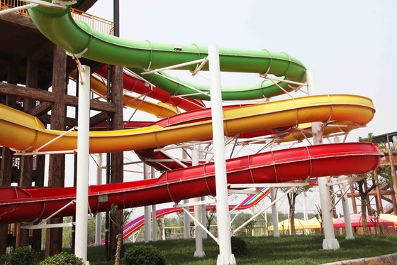 Attrezzatura variopinta del parco dell'acqua, acquascivolo di rafting della famiglia per il grande parco dell'acqua