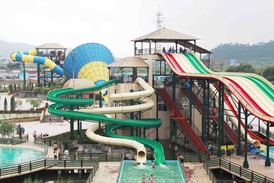 Attrezzatura variopinta del parco dell'acqua, acquascivolo di rafting della famiglia per il grande parco dell'acqua