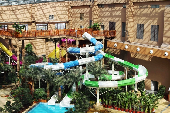 Forti grandi acquascivoli visivi divertenti per il grande parco all'aperto dell'acqua di spirale della località di soggiorno