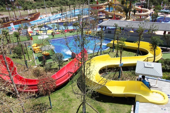 L'acquascivolo gigante della vetroresina degli accessori del parco dell'acqua con altezza della piattaforma di 10.8m per acqua all'aperto/dell'interno parcheggia