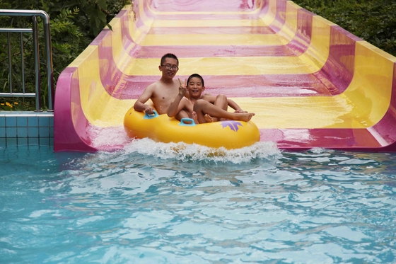Attrezzatura su misura del parco dell'acqua che eccita i Waterslides della vetroresina dello stagno di Swwiming per gli adulti