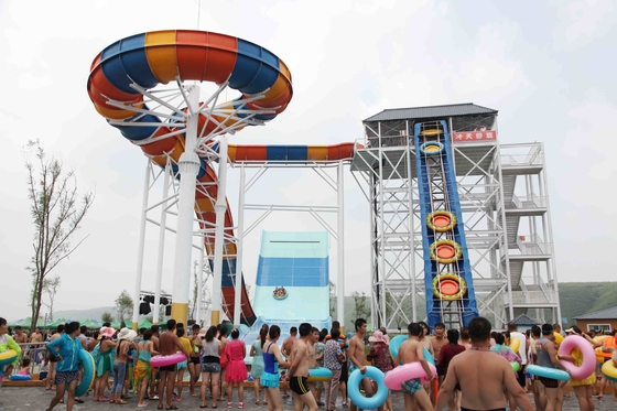 Attrezzatura gigante del parco dell'acqua che eccita i Waterslides dello stagno di Swwiming per il parco dell'acqua