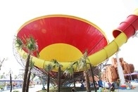 Acquascivolo eccellente di tornado dell'attrezzatura del parco dell'acqua sopra il Waterslide dello stagno di messa a terra