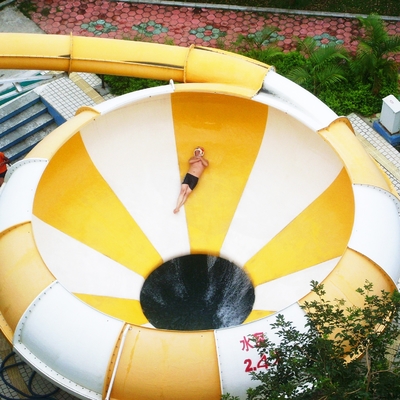 Acquascivoli commerciali colorati bambini con la struttura galvanizzata del acciaio al carbonio