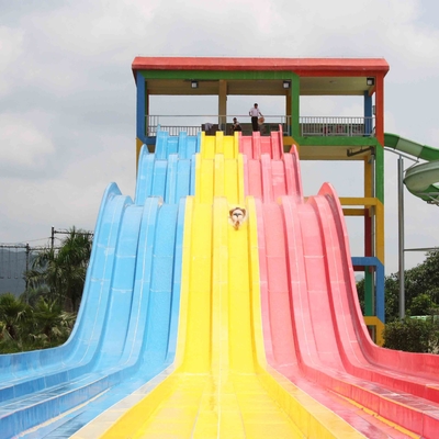 Grande acquascivolo del multi dei vicoli dell'arcobaleno FRP parco di divertimenti su ordinazione degli acquascivoli