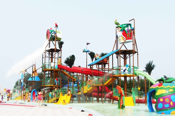 I centri di villeggiatura di vacanza con acqua parcheggia/acqua 1680m2 occupato campo da giuoco