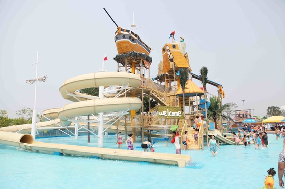 I bambini di 1 di anno della garanzia campo da giuoco dell'acqua/acqua degli adulti innaffiano il parco con l'acquascivolo