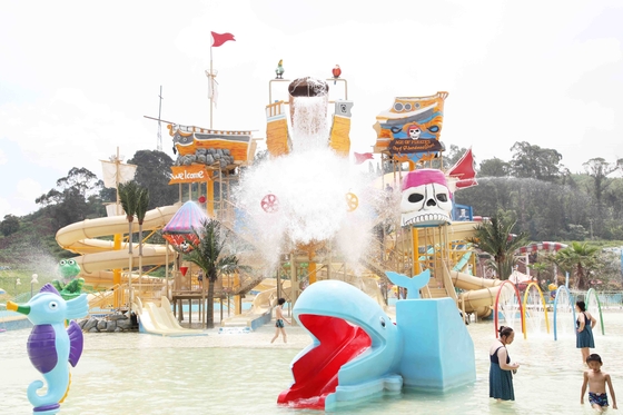 Bambini giganti del campo da giuoco dell'acqua dell'hotel/acquascivoli amichevoli degli adulti