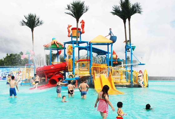 L'attrezzatura del campo da giuoco del parco dell'acqua dei bambini di Commerial con gli scorrevoli, SGS ha verificato il fornitore dell'attrezzatura del parco dell'acqua