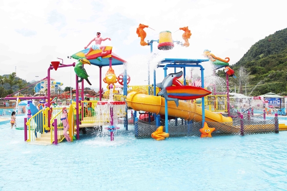 Il campo da giuoco dell'acqua dei bambini della vetroresina dentro l'acqua parcheggia con la pompa idraulica/acquascivolo su misura