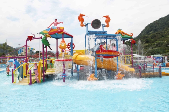 Il campo da giuoco dell'acqua dei bambini della vetroresina dentro l'acqua parcheggia con la pompa idraulica/acquascivolo su misura