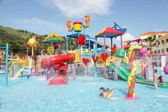 Il campo da giuoco dell'acqua dei bambini della vetroresina dentro l'acqua parcheggia con la pompa idraulica/acquascivolo su misura