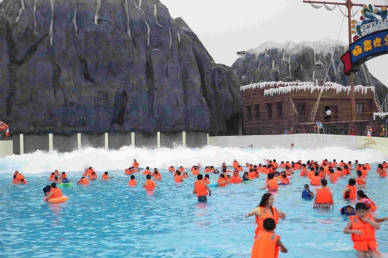 Attrezzatura dello stagno di Wave del parco dell'acqua della famiglia, macchina dei prodotti del parco dell'acqua della vetroresina