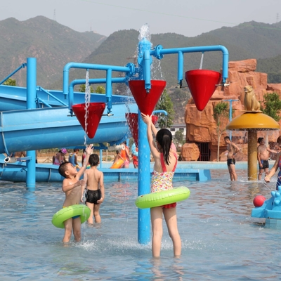 Attrezzatura variopinta del parco dello spruzzo della carpa per i bambini/bambini in attrezzatura della vetroresina del parco dell'acqua