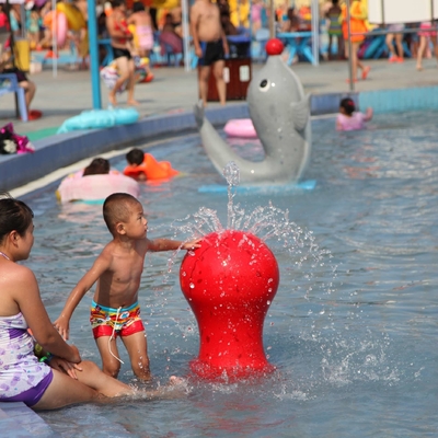 Attrezzatura su misura del parco dello spruzzo del cartone della carpa per divertimento bambini/dei bambini nella piscina