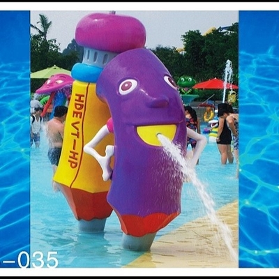 Il PVC, parco materiale dell'acqua della vetroresina gioca con la pompa idraulica nello sprayground
