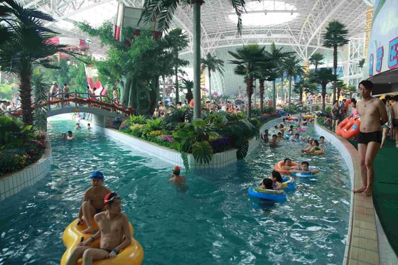 Il fiume pigro del forte grande parco dell'acqua/ha galvanizzato l'appoggio del acciaio al carbonio