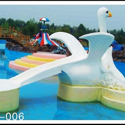 Piccoli scorrevoli su misura dello stagno di acqua della vetroresina progettati per i giochi del parco dell'acqua