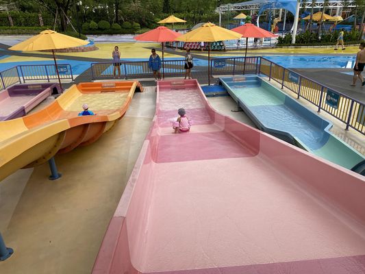 Scivolo in fibra di vetro per bambini con supporto in acciaio galvanizzato e altezza personalizzabile per il divertimento in piscina all'aperto