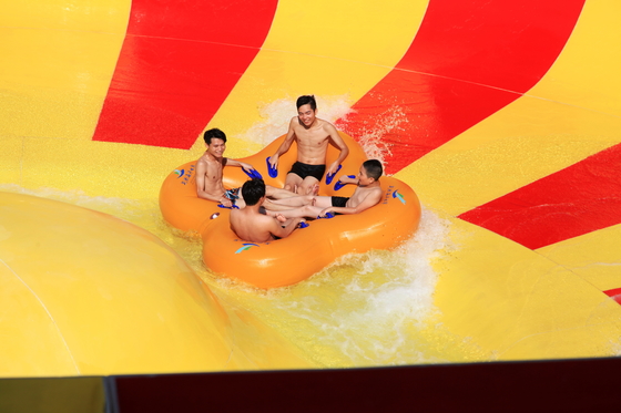 acquascivoli giganti dello spazio degli acquascivoli della vetroresina del parco dell'acqua di divertimento della piattaforma di 16m
