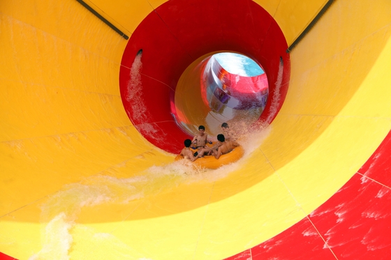 Altezza eccellente della piattaforma degli acquascivoli 14.6m della vetroresina di tornado per gli adulti di tema