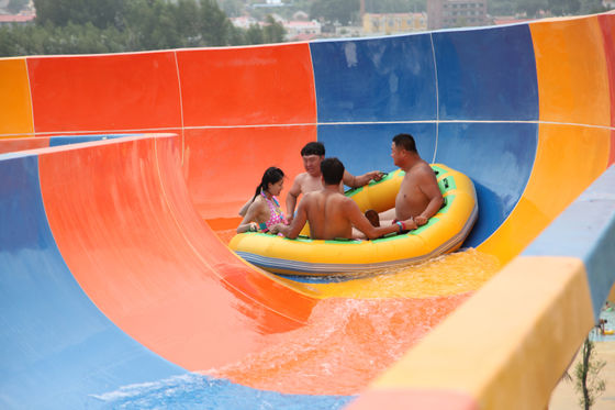 Variopinto sopra gli acquascivoli al suolo della vetroresina, scorrevole dello stagno della vetroresina per il parco gigante dell'acqua