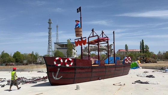 Fabbrica di attrezzature per parchi acquatici e scivoli in vetroresina personalizzati