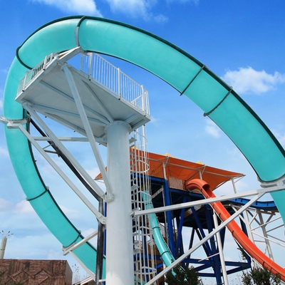 Scivolo Acquatico in Vetroresina Aqua Loop per Parchi a Tema