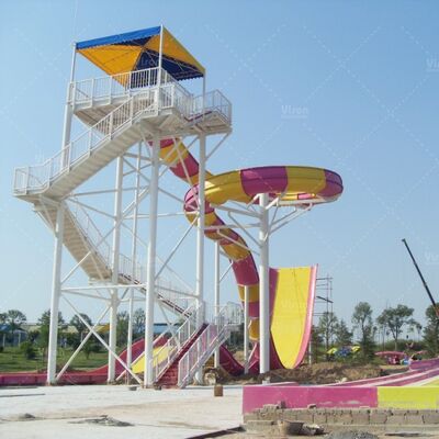 Sliding acquatico in fibra di vetro resistente con altezza di 18,75 m e capacità di 1080 passeggeri / ora per parchi acquatici