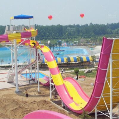 Sliding acquatico in fibra di vetro resistente con altezza di 18,75 m e capacità di 1080 passeggeri / ora per parchi acquatici