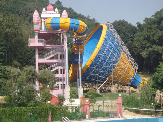 Slide d'acqua tornado personalizzati con costruzione in fibra di vetro, 720 passeggeri all'ora e 14,6 metri di altezza della piattaforma per le attrazioni acquatiche