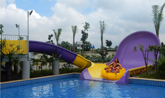Scivolo d'acqua U-Turn per bambini con ingombro ridotto e doppio gonfiabile per il divertimento in famiglia | Struttura in acciaio zincato a caldo