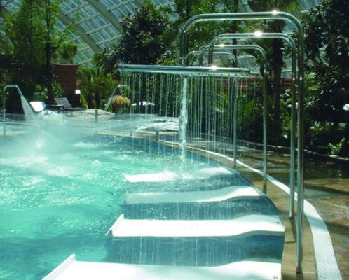 Equipaggiamento idroterapeutico SPA resistente alla corrosione con struttura in acciaio galvanizzato a caldo e sistema di controllo intelligente