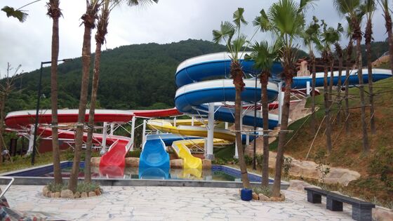 Slide idraulico a spirale su misura a più corsie per parchi acquatici - Produttore certificato SGS