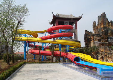 Attrezzatura di Waterpark, vetroresina aperta/scorrevole a spirale vicino, altezza su ordinazione degli acquascivoli 11m